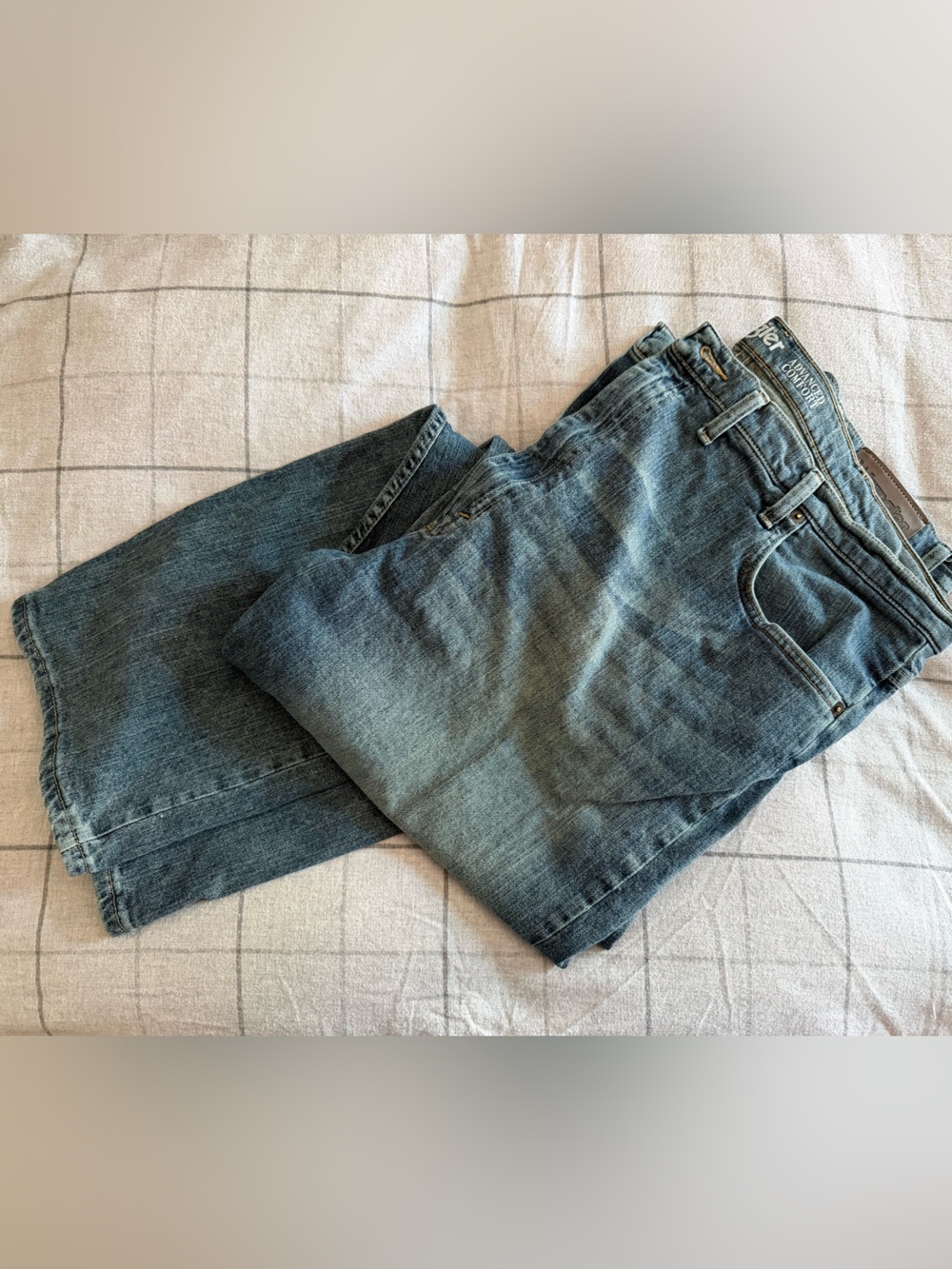 Wrangler Men's big and tall  Relaxed Fit Medium Blue Denim Jeans size 44x32